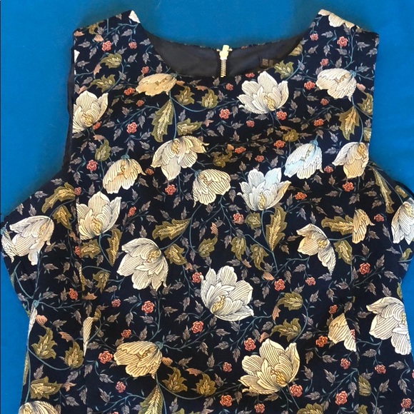 Beautiful Zara floral dress - Picture 2 of 5